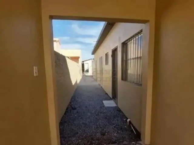 Imagem 7: Casa para Locação - 2 Dormitórios - Rua Açores, Próxima À Av. 25 de Julho