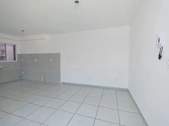 Imagem 5: Apartamento para Locação com 2 Quartos, Vaga Privativa e Ótima Iluminação Natural