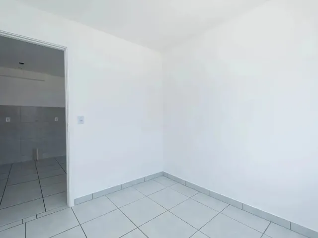 Imagem 9: Apartamento para Locação com 2 Quartos, Vaga Privativa e Ótima Iluminação Natural