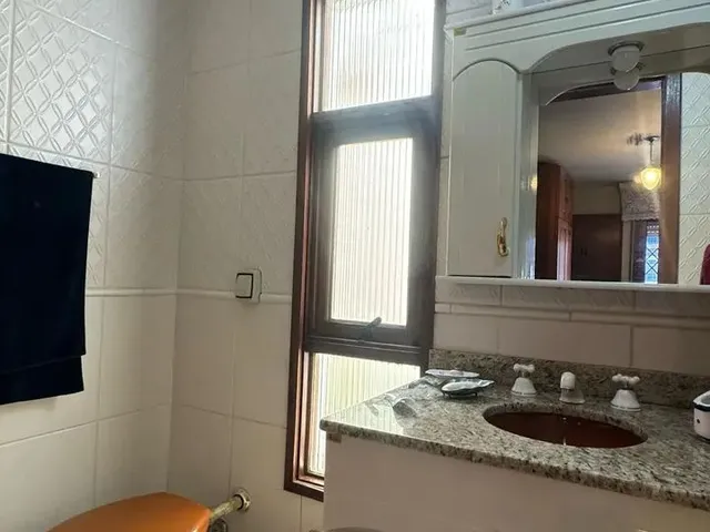 Imagem 4: Imóvel para Aluguel Possui 224 Metros Quadrados com 4 Quartos em Centro - Pelotas - Rs