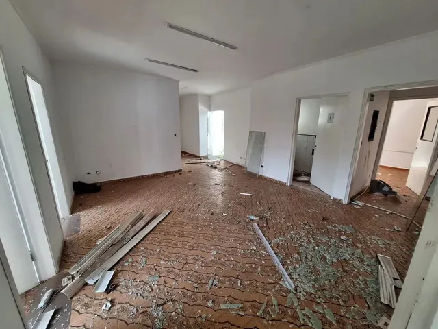 Imagem 9: Térrea para Aluguel e Venda com 243 Metros Quadrados com 5 Quartos em Guanandi - Campo