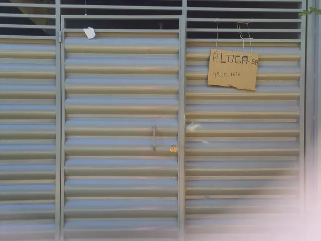 Imagem: A casa possui 1 Dormitório, 1 Banheiro, 1 Vaga na garagem