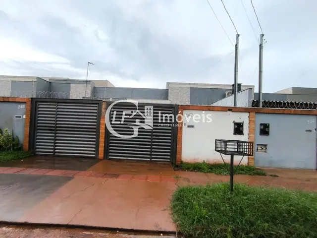 Imagem: A casa possui 2 Dormitórios, 1 Banheiro, 1 Vaga na