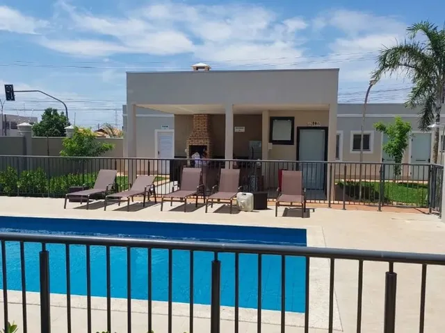 Imagem: O apartamento possui 2 Dormitórios, 1 Banheiro, 1 Vaga na