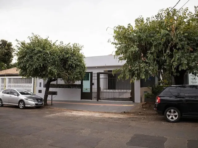 Imagem: A casa possui 3 Dormitórios, 5 Banheiros, 250m² de Área