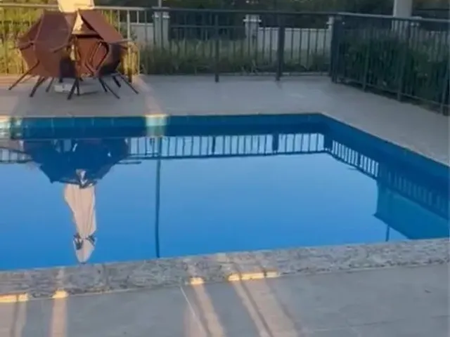 Imagem: O apartamento possui 2 Dormitórios, 1 Banheiro, 1 Vaga na