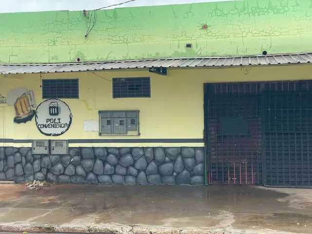 Imagem: A casa possui 1 Dormitório, 2 Banheiros e está localizado