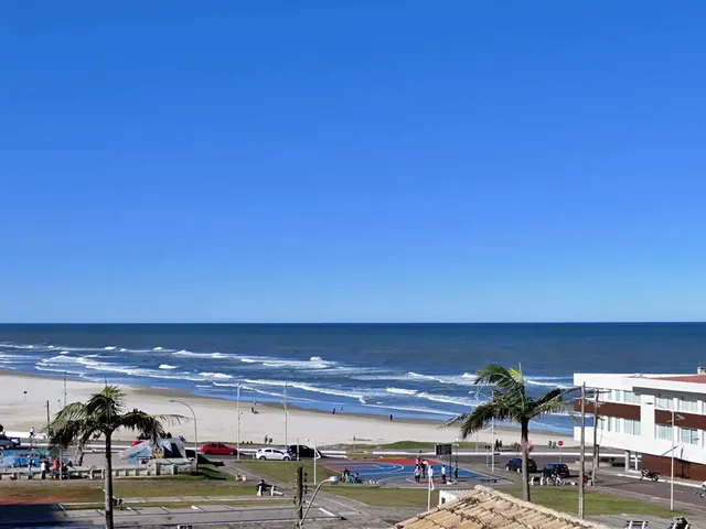 Imagem 2: Temporada Apartamento de 2 Dormitórios com Vista para o Mar e Churrasqueira Reveillon