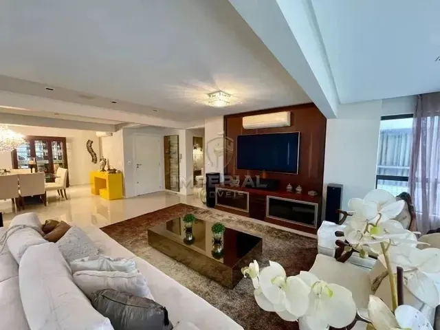 Imagem 1: Apartamento de Alto Padrão com Spa, Cinema 4D e 4 Vagas a Poucos Metros do Mar Em