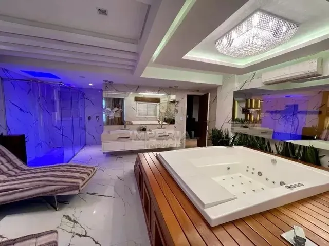 Imagem 2: Apartamento de Alto Padrão com Spa, Cinema 4D e 4 Vagas a Poucos Metros do Mar Em