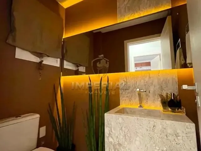 Imagem 11: Apartamento de Alto Padrão com Spa, Cinema 4D e 4 Vagas a Poucos Metros do Mar Em