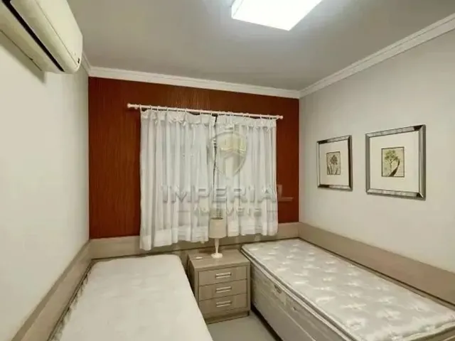 Imagem 3: Apartamento de Alto Padrão com Spa, Cinema 4D e 4 Vagas a Poucos Metros do Mar Em