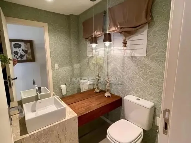 Imagem 8: Apartamento de Alto Padrão com Spa, Cinema 4D e 4 Vagas a Poucos Metros do Mar Em