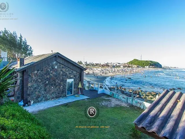 Imagem: Casa Pé na Areia/ Água Praia da Cal