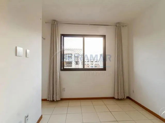 Imagem 12: Apartamento de 3 Quartos, Sendo 1 Suíte, com Varanda e Vaga de Garagem no Edifício Via