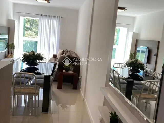 Imagem 3: Imóvel para Aluguel com 69 Metros Quadrados com 2 Quartos em Pantanal - Florianópolis