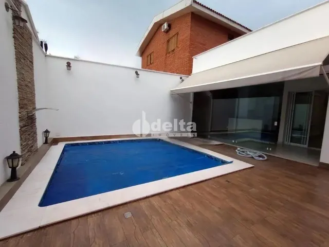 Imagem: Casa Residencial com 3 Quartos Sendo 1 Suíte