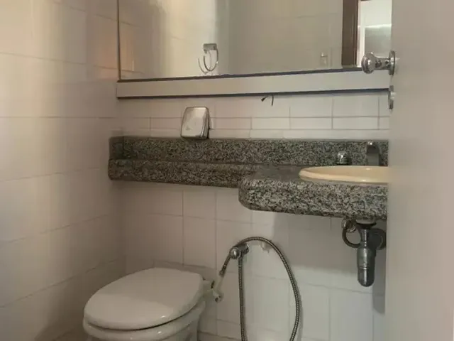 Imagem 7: Apartamento com 3 Quartos para Alugar, 260M² - Praia da Costa