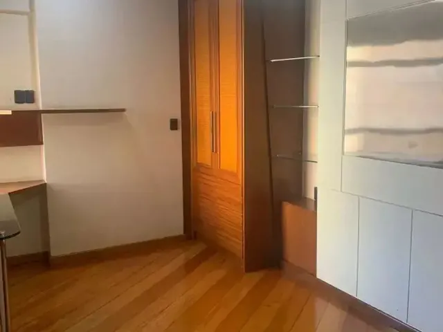 Imagem 2: Apartamento com 3 Quartos para Alugar, 260M² - Praia da Costa