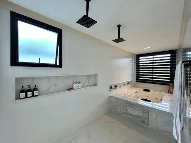 Imagem 7: Mansão para Aluguel com 550 Metros Quadrados com 5 Quartos em Interlagos - Vila Velha
