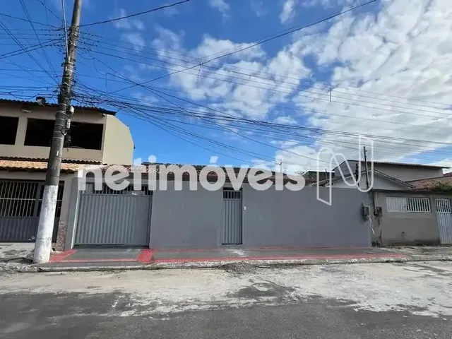 Imagem: Casa Ampla com 4 Quartos e Varanda Araçás