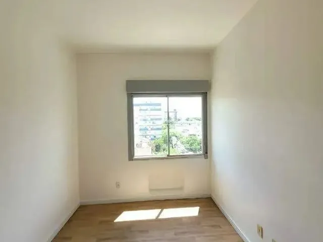 Imagem 2: Apartamento Central com Fácil Acesso a Ônibus e Principais Serviços
