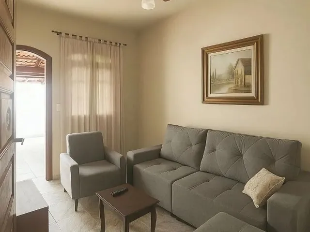 Imagem: Alugo Casa de 2 Quartos em Itaipuaçu /