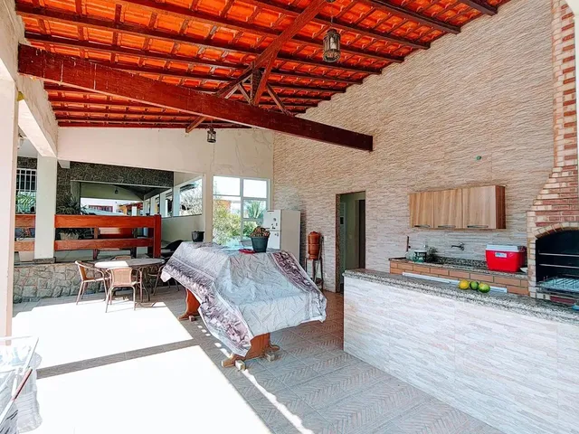 Imagem 2: Vendo Ou Alugo Casa Duplex Espaçosa com 3 Quartos Sendo 2 Suítes e 4 Vagas em Centro