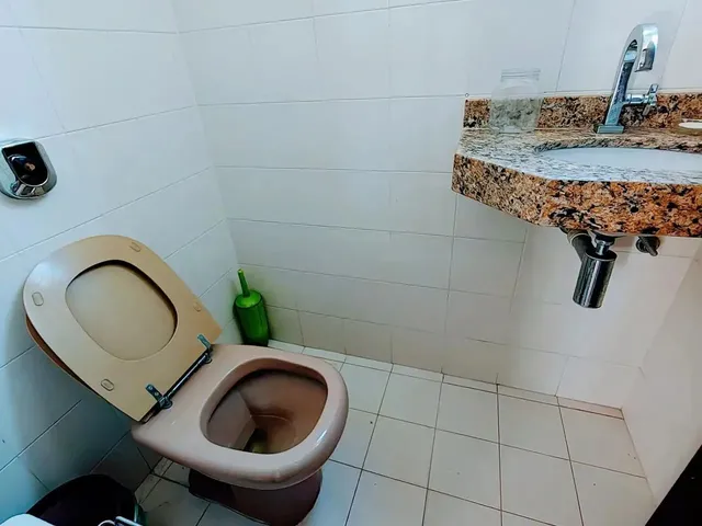 Imagem 5: Vendo Ou Alugo Casa Duplex Espaçosa com 3 Quartos Sendo 2 Suítes e 4 Vagas em Centro