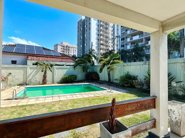 Imagem 4: Vendo Ou Alugo Casa Duplex Espaçosa com 3 Quartos Sendo 2 Suítes e 4 Vagas em Centro