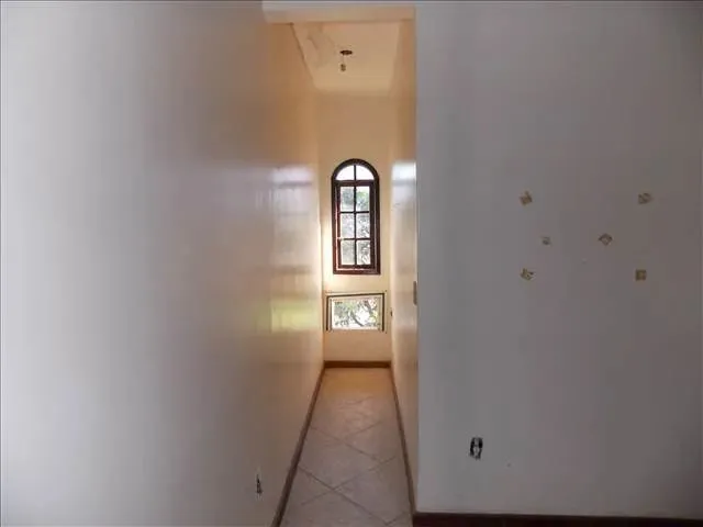 Imagem 10: Casa no Centro de Maricá com 345 M² com 7 Quartos, Piscina e Churrasqueira