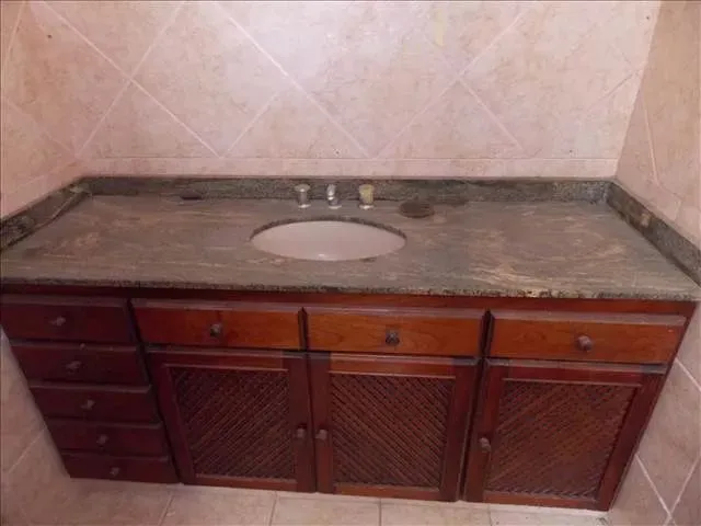 Imagem 13: Casa no Centro de Maricá com 345 M² com 7 Quartos, Piscina e Churrasqueira