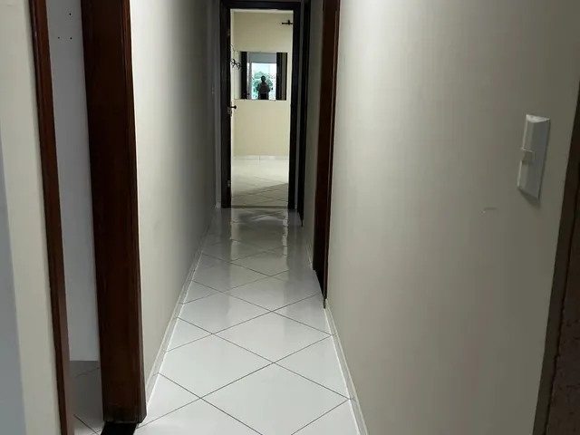 Imagem 2: Apartamento para Alugar no Terceiro Andar