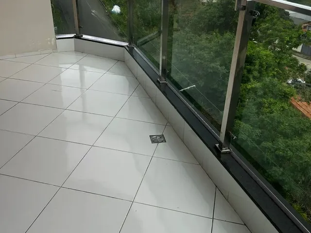 Imagem 3: Apartamento para Alugar no Terceiro Andar