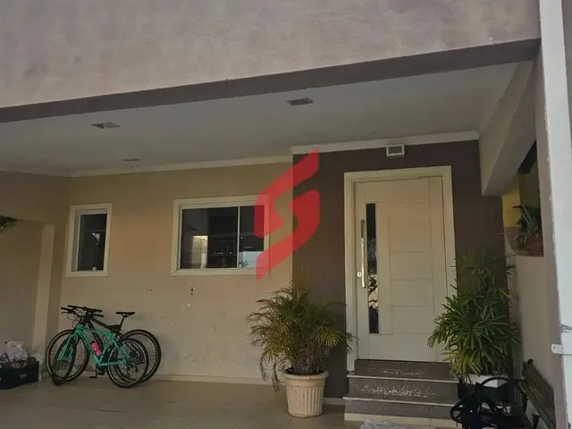 Imagem: A casa em condomínio possui 3 Dormitórios, 2 Banheiros, 2