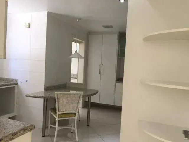Imagem 2: Apartamento 02 Quartos - Centro - Curitiba