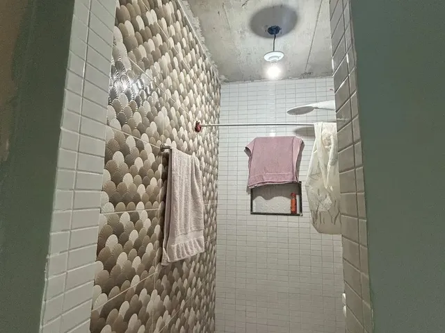 Imagem: Quarto Mobiliado com Suíte para Mulher
