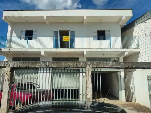 Imagem: A casa possui 3 Dormitórios, 1 Suíte, 2 Banheiros, 1 Vaga