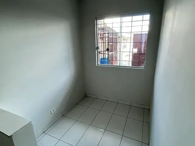 Imagem 9: Imóvel para Aluguel Possui 36 Metros Quadrados com 2 Quartos em Cidade Industrial