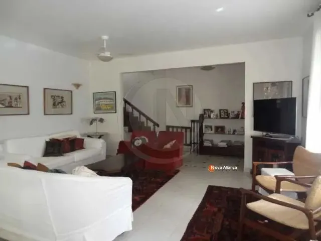 Imagem: Casa de Vila-À Venda-Jardim Botânico-Rio