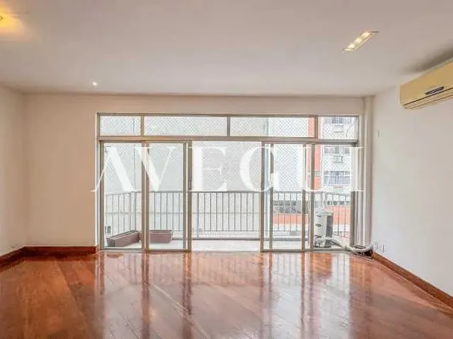 Imagem 5: Elegância e Amplitude no Coração do Leblon - 121M² com Planta Circular e 2 Vagas