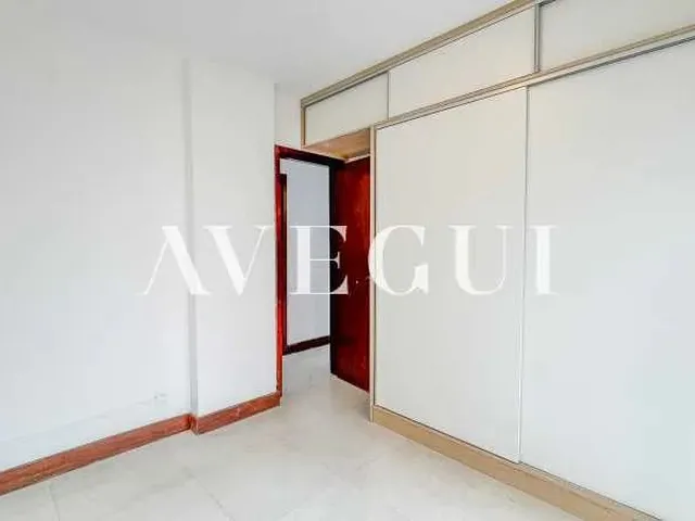 Imagem 16: Elegância e Amplitude no Coração do Leblon - 121M² com Planta Circular e 2 Vagas