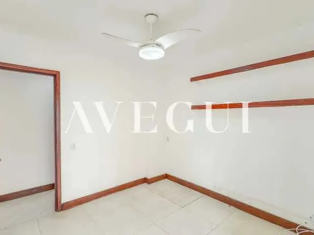 Imagem 12: Elegância e Amplitude no Coração do Leblon - 121M² com Planta Circular e 2 Vagas