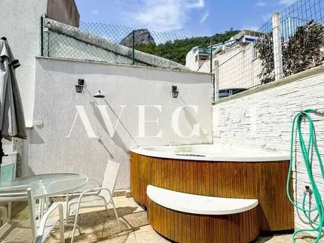 Imagem: Urca - Casa com Vista e Piscina - 256M²