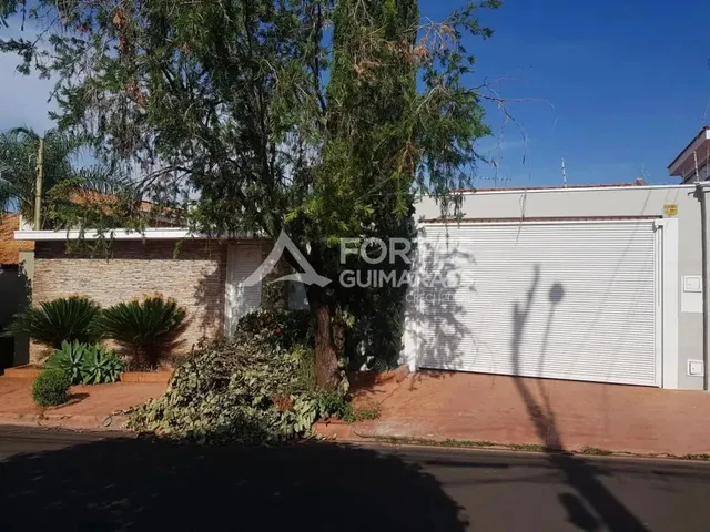 Imagem: A casa possui 3 Dormitórios, 2 Suítes, 3 Banheiros, 4