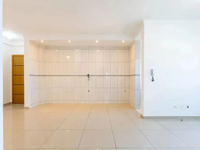 Imagem 8: Apartamento para Aluguel Possui 110 Metros Quadrados com 3 Quartos em Centro - Pinhais - P