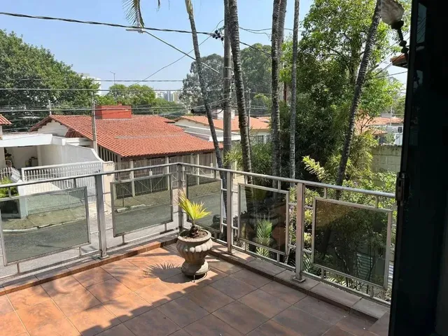 Imagem 1: Casa À Venda no Parque Continental, São Paulo: 4 Dormitórios e Ampla Área Externa!