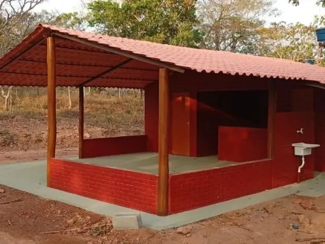 Imagem: Chácara com Rancho e Córrego no Fundo