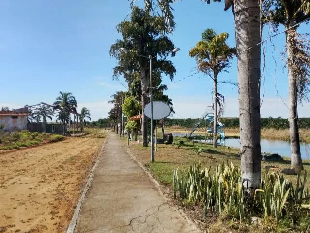 Imagem: O terreno possui 120m² de Área e está localizado em Alto
