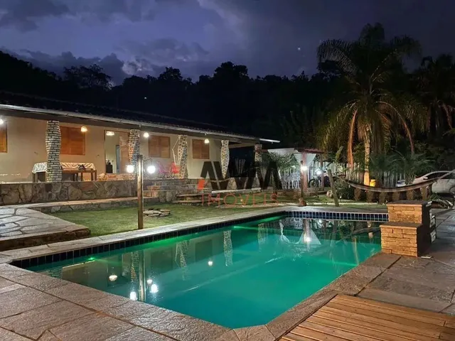 Imagem: Chácara com 5 Quartos, Mobiliada À Venda